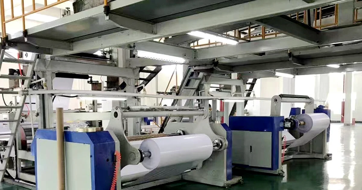 Por Qué Comprar Lona PVC Directamente a un Fabricante Chino: Guía para Importadores de América Latina